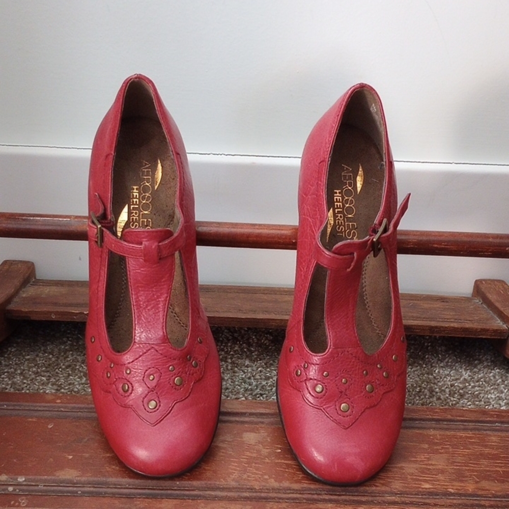 Aerosoles Women's Red Leather Shoes // Size 5